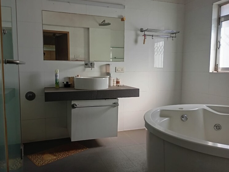 Bathroom, chembur 5 Bedroom 3900 Sq.Ft. Villa In Chembur Mumbai 8436511
