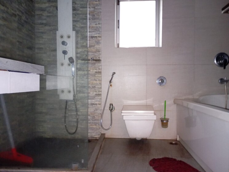 Bathroom, chembur 5 Bedroom 3900 Sq.Ft. Villa In Chembur Mumbai 8436511
