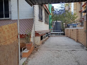 Balcony in 5 BHK Villa at Chembur – for Rent