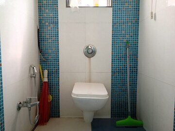 Bathroom in 5 BHK Villa at Chembur – for Rent