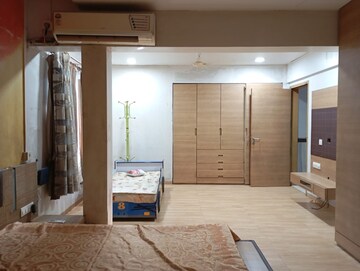 Bedroom in 5 BHK Villa at Chembur – for Rent