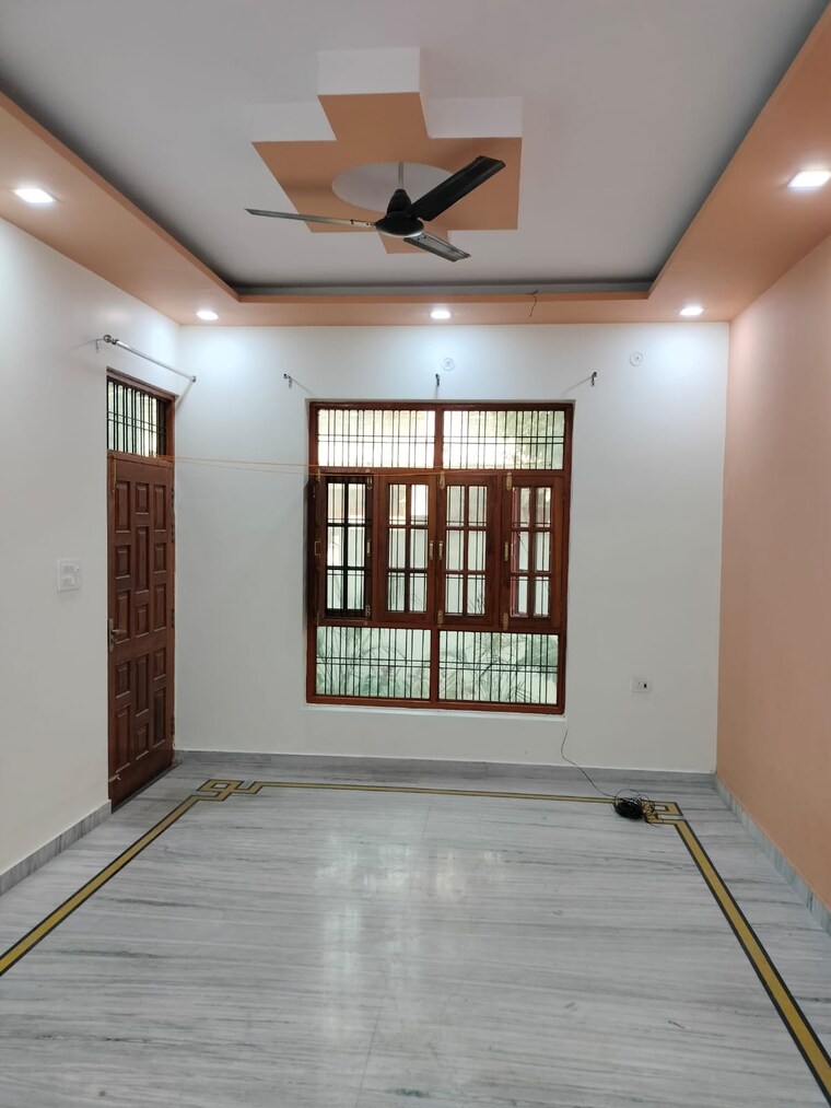 Room, gomti nagar 5 Bedroom 2152 Sq.Ft. Villa In Gomti Nagar Lucknow 8436576