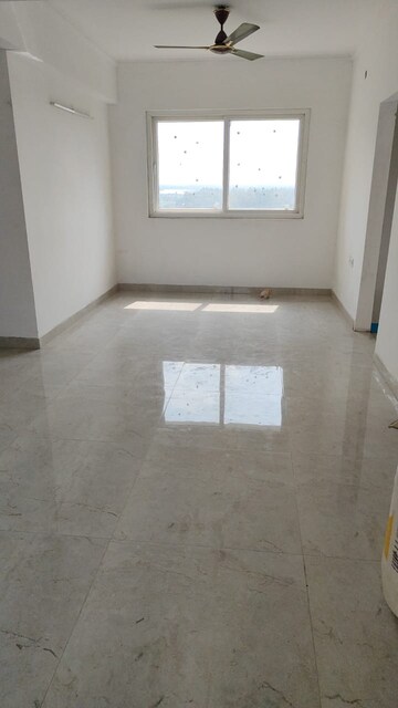 Room in 2 BHK Apartment at Supertech Czar Suites, Omicron I Greater Noida – for Sale