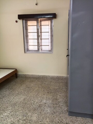Room in 1 BHK Apartment at Highway Park  Apartment, Kandivali East – for Rent