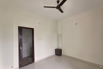 Room in 2 BHK Builder Floor at Hsr Layout – for Rent