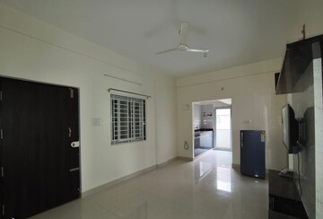 Room in 2 BHK Builder Floor at Hsr Layout – for Rent