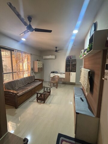 Living Room in 2 BHK Apartment at Chembur – for Rent