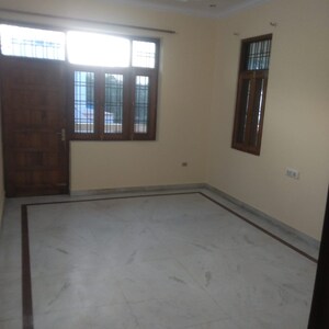 Room in 6 BHK Villa at Gomti Nagar – for Sale