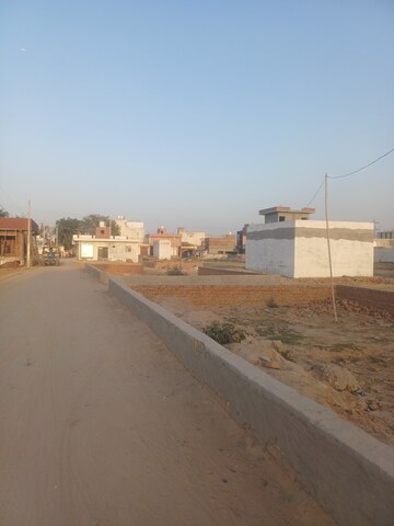  Plot For Sale in Dheeraj Nagar