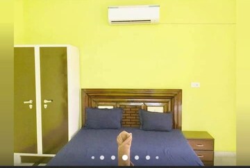 Furnished Amenities in 2 BHK Builder Floor at Sainik Plaza, Sector 49 – for Rent