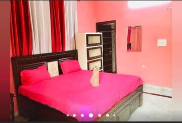 Bedroom in 2 BHK Builder Floor at Sainik Plaza, Sector 49 – for Rent