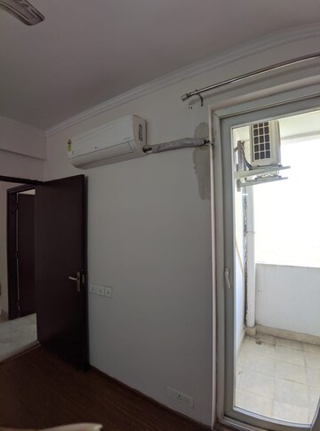 Room in 2 BHK Apartment at Amrapali Leisure Park, Amrapali Leisure Valley – for Rent