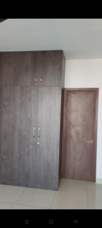 Furnished Amenities in 3.5 BHK Apartment at Rishita Mulberry Heights, Sushant Golf City – for Rent