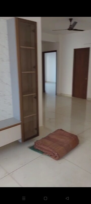 Room in 3.5 BHK Apartment at Rishita Mulberry Heights, Sushant Golf City – for Rent