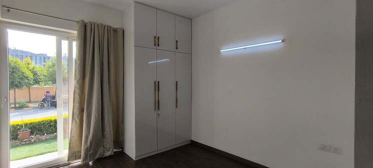 Room, bptp-amstoria 3 Bedroom 2229 Sq.Ft. Builder Floor In Sector 102 Gurgaon 8436748