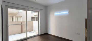 Room in 3 BHK Builder Floor at BPTP Amstoria, Sector 102 – for Sale