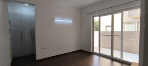 Room in 3 BHK Builder Floor at BPTP Amstoria, Sector 102 – for Sale