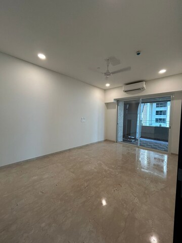 Room in 3 BHK Apartment at Lokhandwala Minerva Mahalaxmi, Mahalaxmi – for Sale