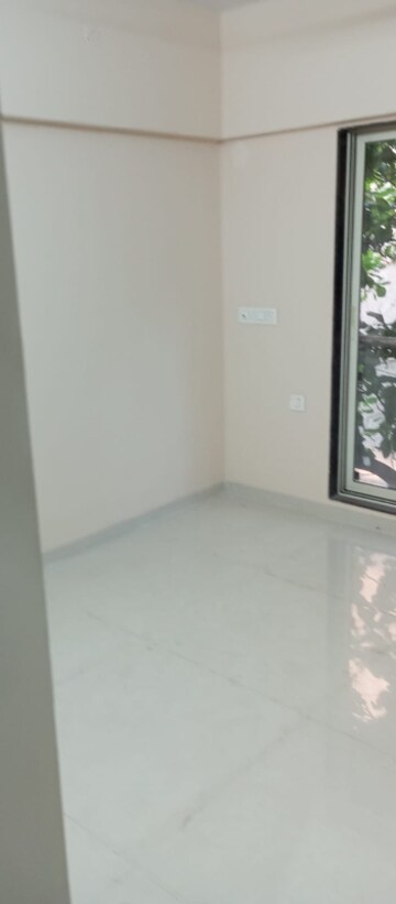 Room in 1 BHK Apartment at Goregaon West – for Rent