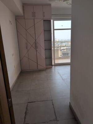 Room in 2 BHK Apartment at SS The Leaf, Sector 85 – for Sale