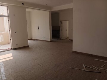 Building Lobby in 4 BHK Penthouse at Amrapali Silicon City, Sector 76 – for Sale