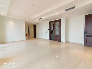 Room in 4 BHK Apartment at Chattarpur – for Rent