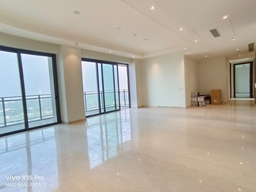 Room in 4 BHK Apartment at Chattarpur – for Rent