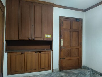 Room in 3 BHK Apartment at Thyagaraya Nagar – for Rent