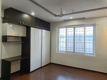 Room in 3 BHK Apartment at Jp Nagar – for Sale