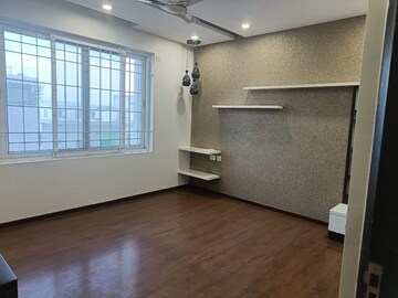 Room in 3 BHK Apartment at Jp Nagar – for Sale