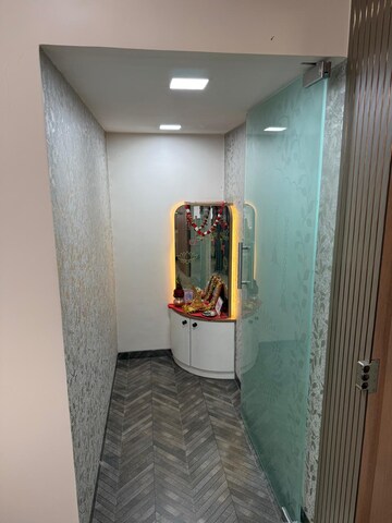   Office Space at Dhukka Chambers, Malad East – for Rent