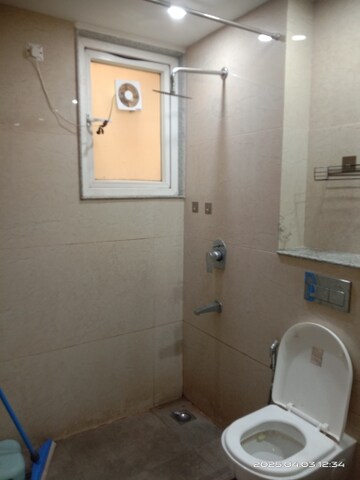 Bathroom in 3 BHK Builder Floor at SAS Tower, Sector 38 – for Rent