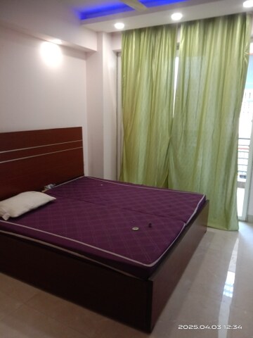 Bedroom in 3 BHK Builder Floor at SAS Tower, Sector 38 – for Rent