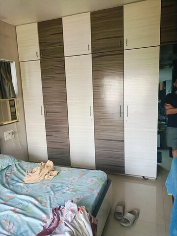 Bedroom in 2 BHK Apartment at Palash Towers, Andheri West – for Rent