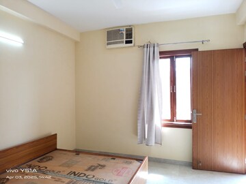 Room in 1 RK Apartment at Vasant Kunj – for Rent