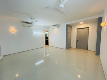Room in 3 BHK Apartment at Conscient Heritage One, Sector 62 – for Rent