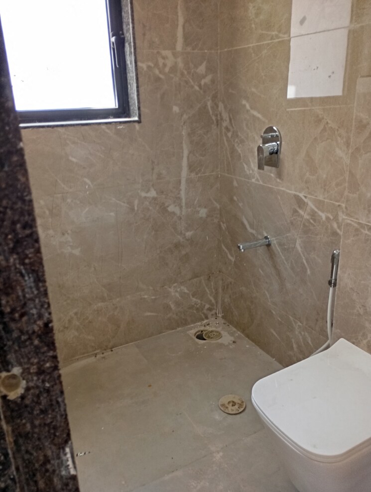 Bathroom, siv-akhand-anand 3 Bedroom 987 Sq.Ft. Apartment In Andheri East Mumbai 8437210