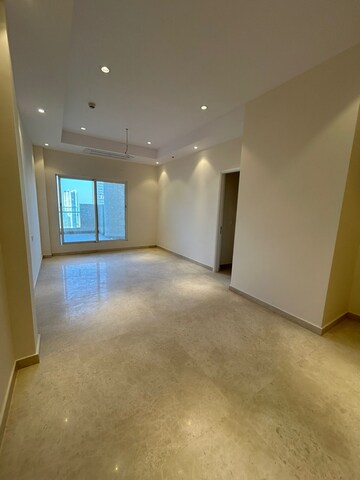 Room in 3.5 BHK Apartment at Indiabulls Sky Forest, Lower Parel – for Sale