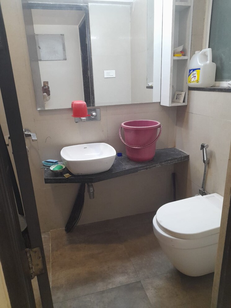 Bathroom, omkar-meridia 2 Bedroom 779 Sq.Ft. Apartment In Kurla West Mumbai 8437237