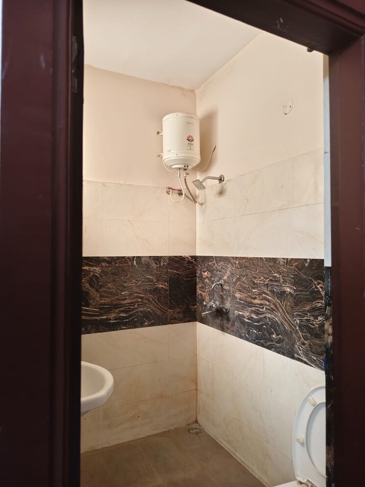Bathroom, kharar landran road 1 Bedroom 980 Sq.Ft. Apartment In Kharar Landran Road Mohali 8437566