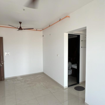 Room in 1 BHK Apartment at Vikhroli East – for Rent