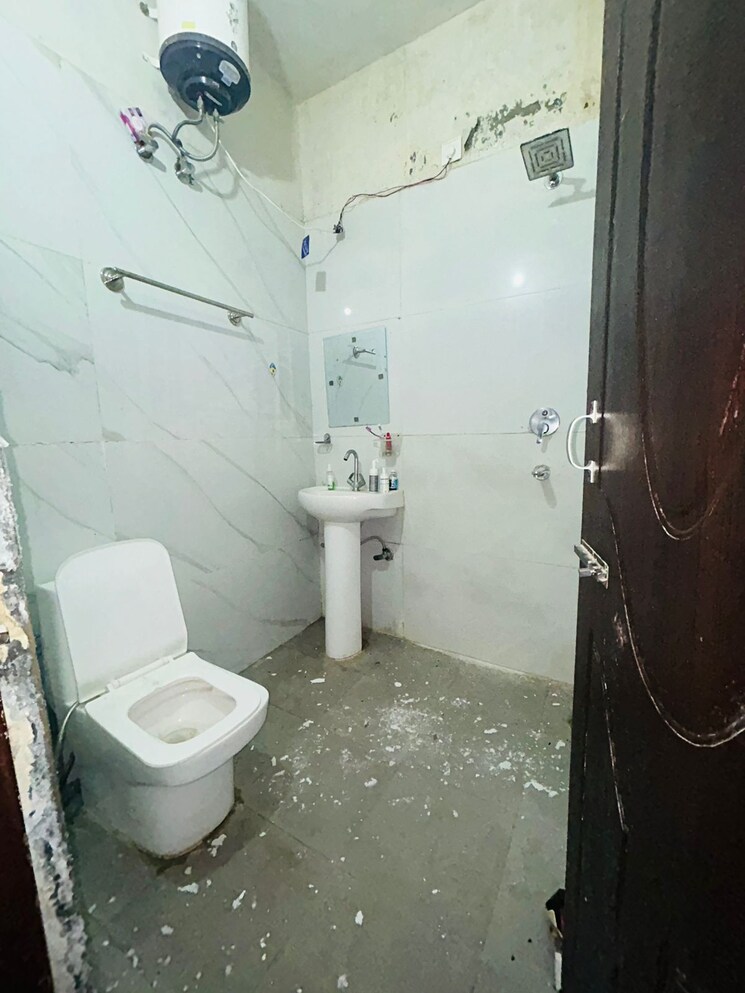 Bathroom, kharar landran road 2 Bedroom 809 Sq.Ft. Apartment In Kharar Landran Road Mohali 8437574