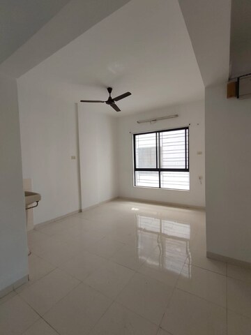 Room in 3 BHK Apartment at Pinnac Gangotri, Aundh – for Rent