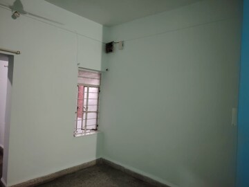 Room in 3 BHK Apartment at Pinnac Gangotri, Aundh – for Rent