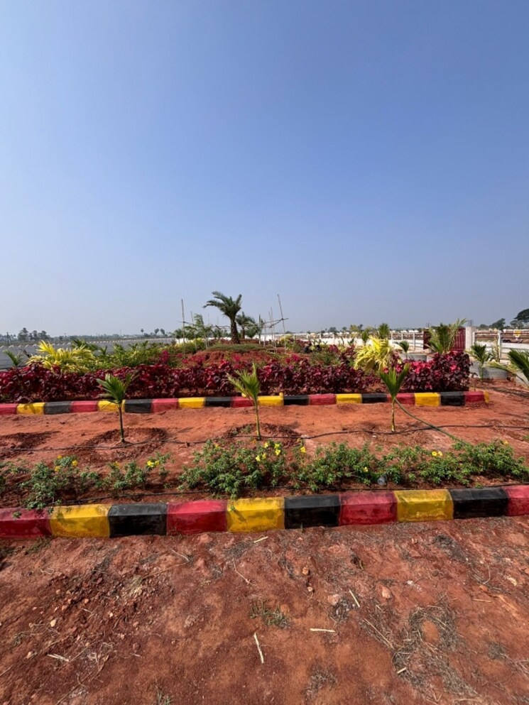 Garden, sri-bhumi-eeshaanya  184 Sq.Yd. Plot In Kankipadu Vijayawada 8437597