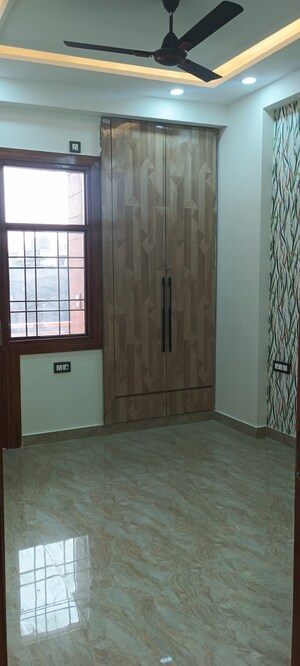 Room in 3 BHK Builder Floor at Indrapuram – for Sale