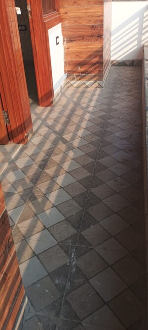 Parking in 3 BHK Builder Floor at Indrapuram – for Sale