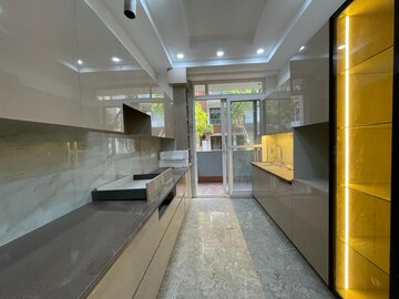 Building Lobby in 3 BHK Builder Floor at Empire Floors, Sector 57 – for Rent