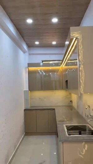 Furnished Amenities in 2 BHK Builder Floor at Indrapuram – for Sale