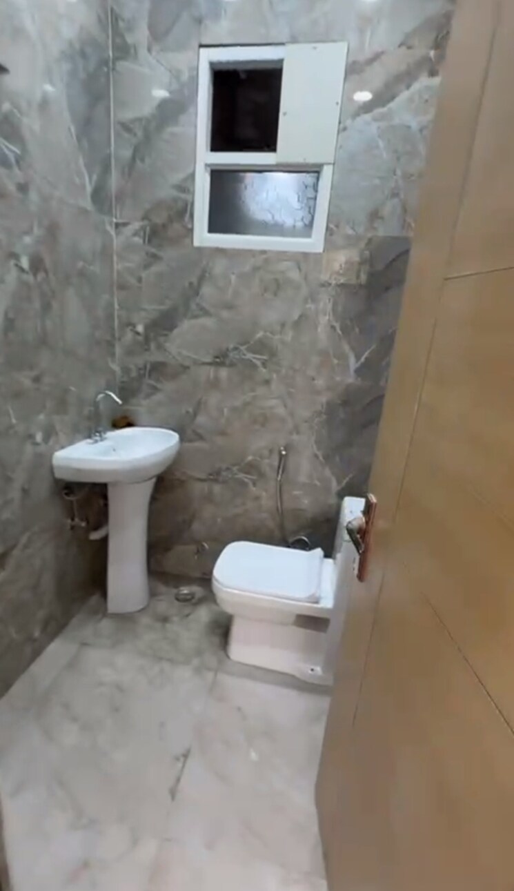 Bathroom, indrapuram 2 Bedroom 1050 Sq.Ft. Builder Floor In Indrapuram Ghaziabad 8437638